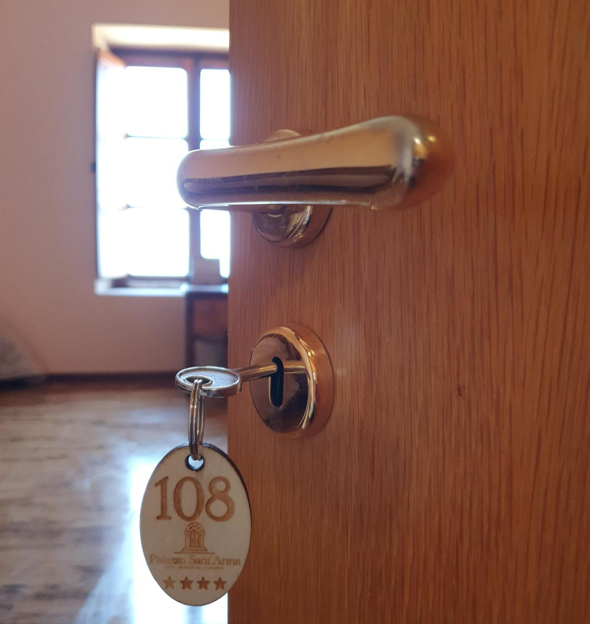 杰拉切 Palazzo Sant'Anna酒店 外观 照片